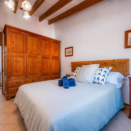 Holiday home Es Mercat *